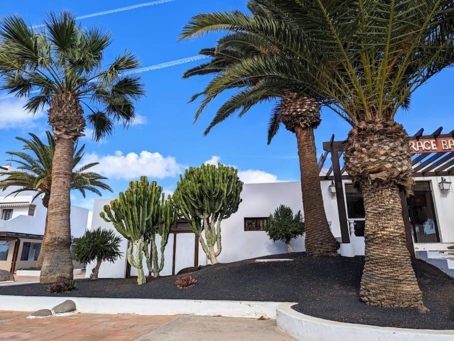Charming Flat In Los Molinos With Terrace & Pools, Near Playa Bastian Costa Teguise Exterior photo